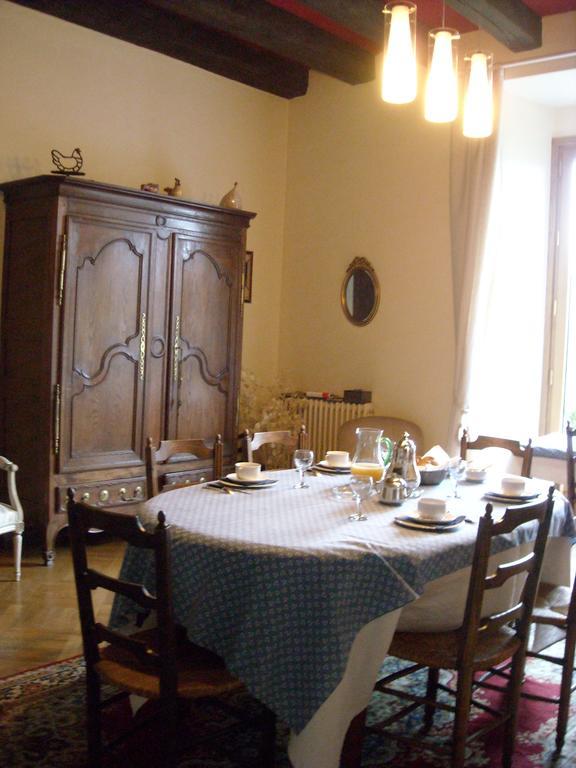 Bed and Breakfast La Tour Des Laudes Breuil-Barret Экстерьер фото